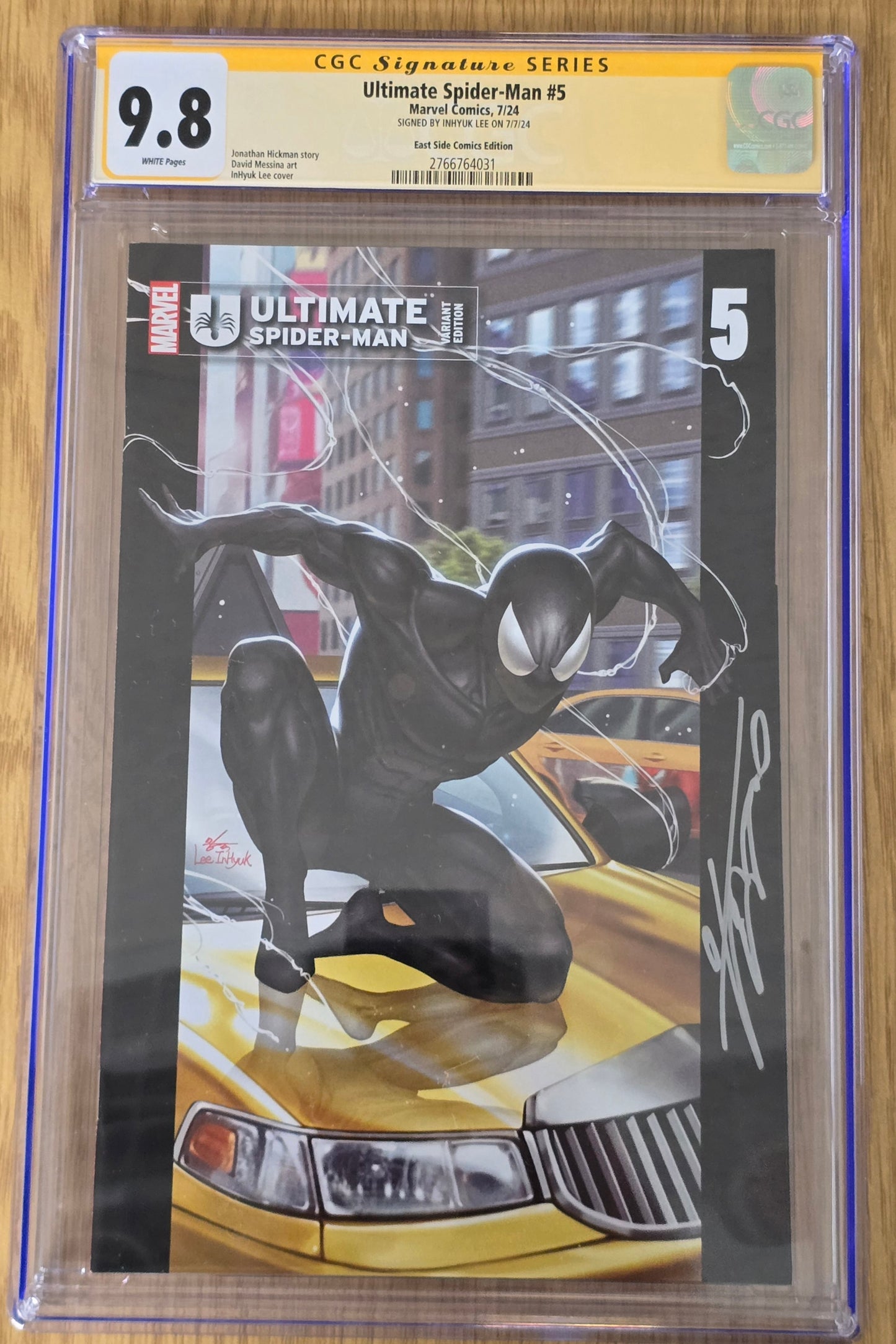 ULTIMATE SPIDER-MAN #5 INHYUK LEE VARIANT LIMITED TO 800 COPIES WITH NUMBERED COA CGC SS 9.8