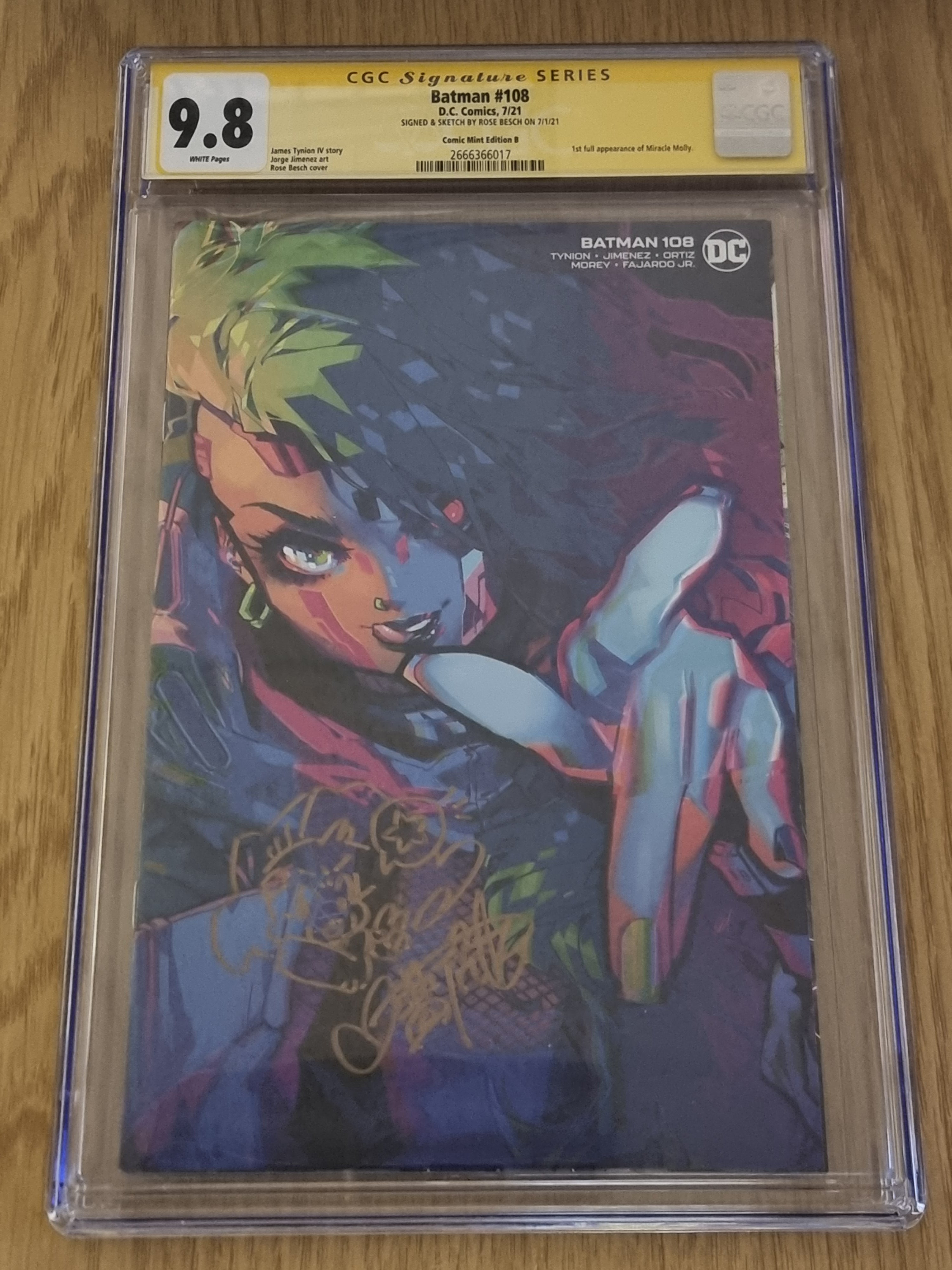 CGC 9.8 Batman top #108 1st miracle Molly